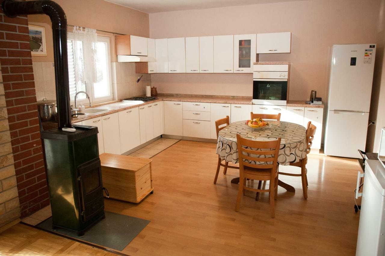 Apartman Ana Radovin Bagian luar foto
